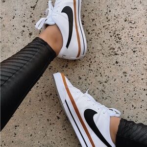 NIKE Court Legacy Size 8